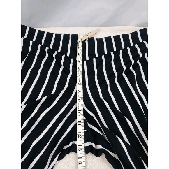 Carson Kressley Capri Pants Women's Size 1X Black & White Stripe Wide Leg Pants - Picture 5 of 12